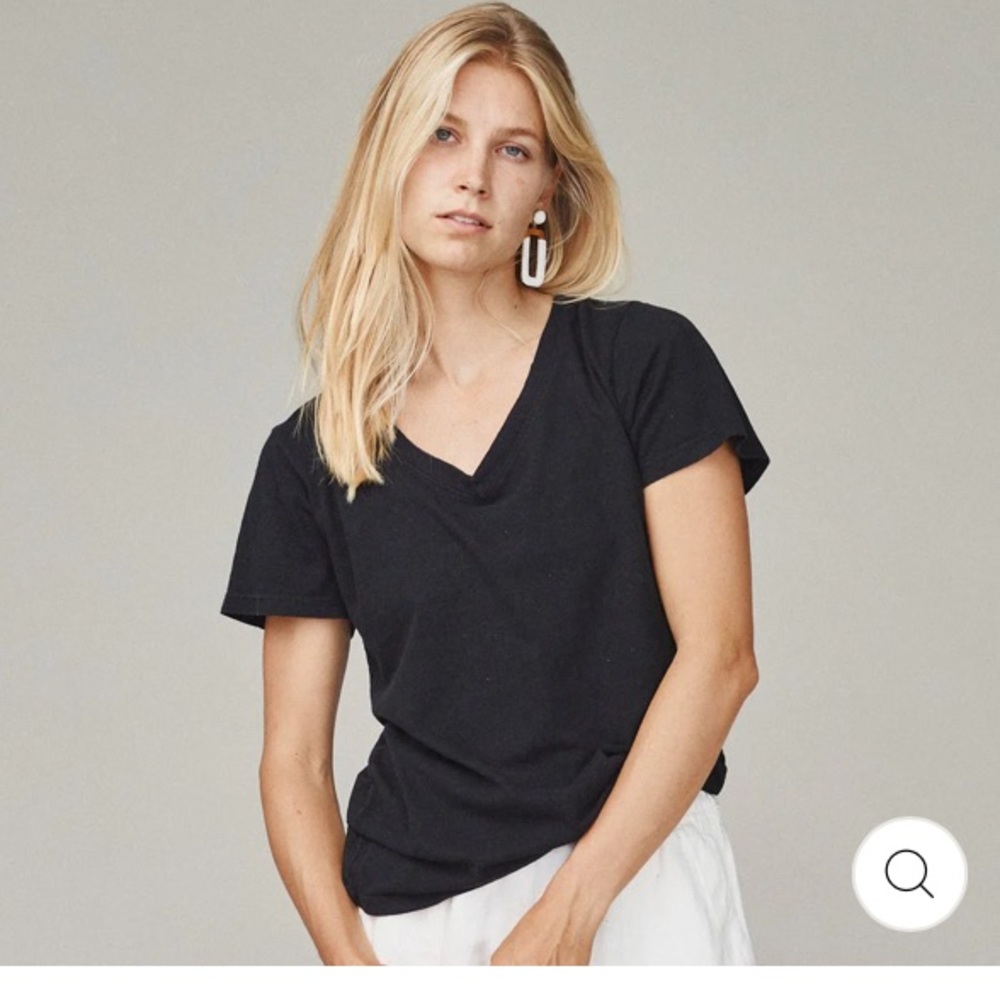 NWT Jungmaven v-neck shirt in navy blue